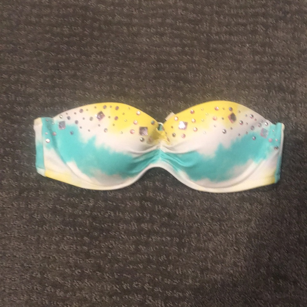 Victoria’s Secret Bikini Top 3/$10